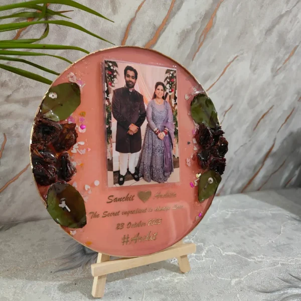 preserved-flower-wedding-photo-frame-personalized-details