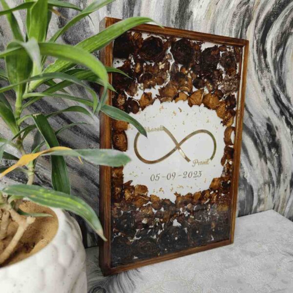 wedding-garland-preservation-frame