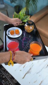 beaautiful-stylish- black-tray